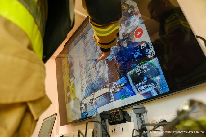  Kawle. Pożar zakładu przetwórstwa drobiowego. 120 strażaków walczy z żywiołem w czwartek, 14 sierpnia. Jeden z nich zaginął [ZDJĘCIA]