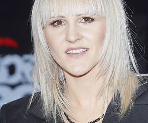 Chylińska nieźle się zmieniła. Duże usta i gładka twarz. Poznajecie ją jeszcze?