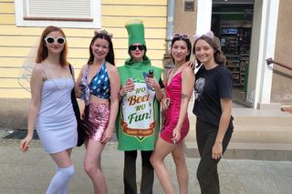 Kortowiada rozpoczęta! Uczestnicy Parady Wydziałów zachwycili kolorowymi strojami [ZDJĘCIA]