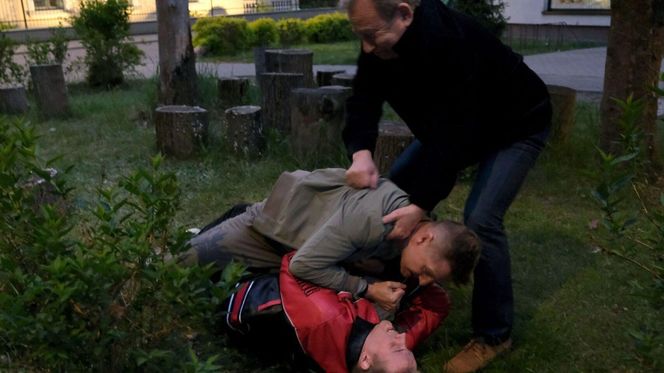 M jak miłość odc. 1878. Paweł (Rafał Mroczek), Dominik Walat (Bartosz Surówka), Staszek Popławski (Sławomir Holland)