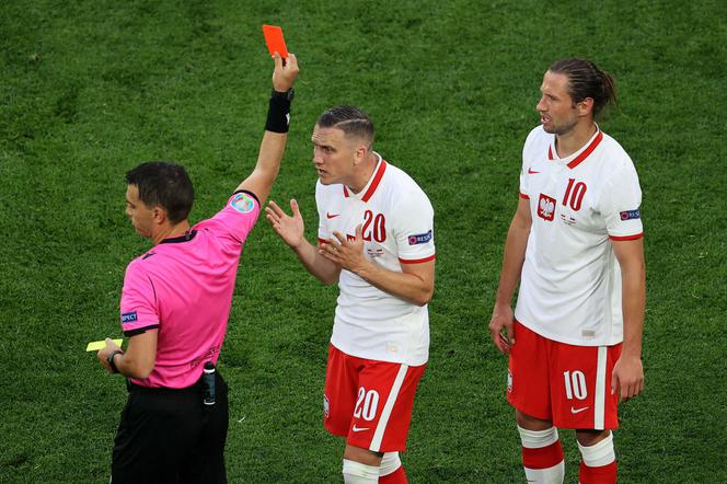 EURO 2020 - żółte i czerwone kartki: co oznaczają? [PRZEPISY, ZASADY]