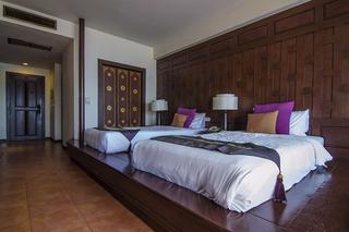 Elegancka sypialnia w stylu orientalnym