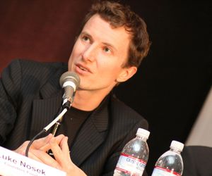 To najbogatsza osoba urodzona w Tarnowie. Dorobił się na współpracy z Elonem Muskiem