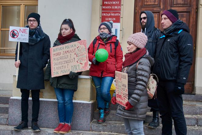 Lublin: Protest w obronie dzików. „Nie dla myśliwych”