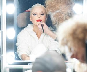 Edyta Herbuś - łysa śpiewaczka