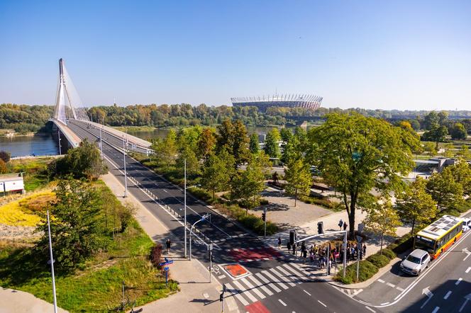 B-Heaven w Hotelu Barceló Warsaw Powiśle - bar z niezwykłym widokiem na panoramę Warszawy