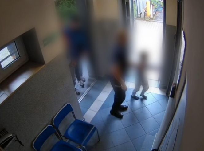 Dramat w Pszczynie. 5-latek w samej piżamie i skarpetkach błąkał się po ulicach