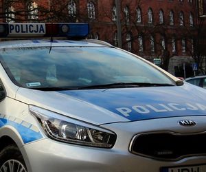 Pijana policjantka z bronią siała grozę na stacji paliw. Świadek zabrał jej pistolet