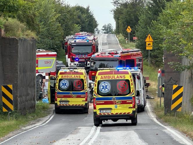 Tragiczny wypadek w miejscowości Obodowo. Nie żyje kobieta, wielu poszkodowanych 