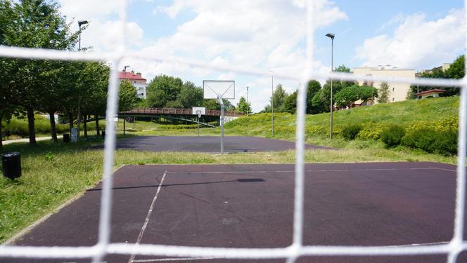 Lublin. „Filary porośnięte bluszczem” i nie tylko. Park Jana Pawła II w lipcowej odsłonie