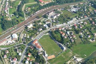 Ta wieś w Małopolsce słynie z pszczelarstwa. Znajdują się w niej najpiękniejsze ule w Polsce