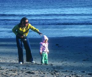 Ta mama korzysta z metod z lat 80. Wychowuje dzieci tak jak dawniej