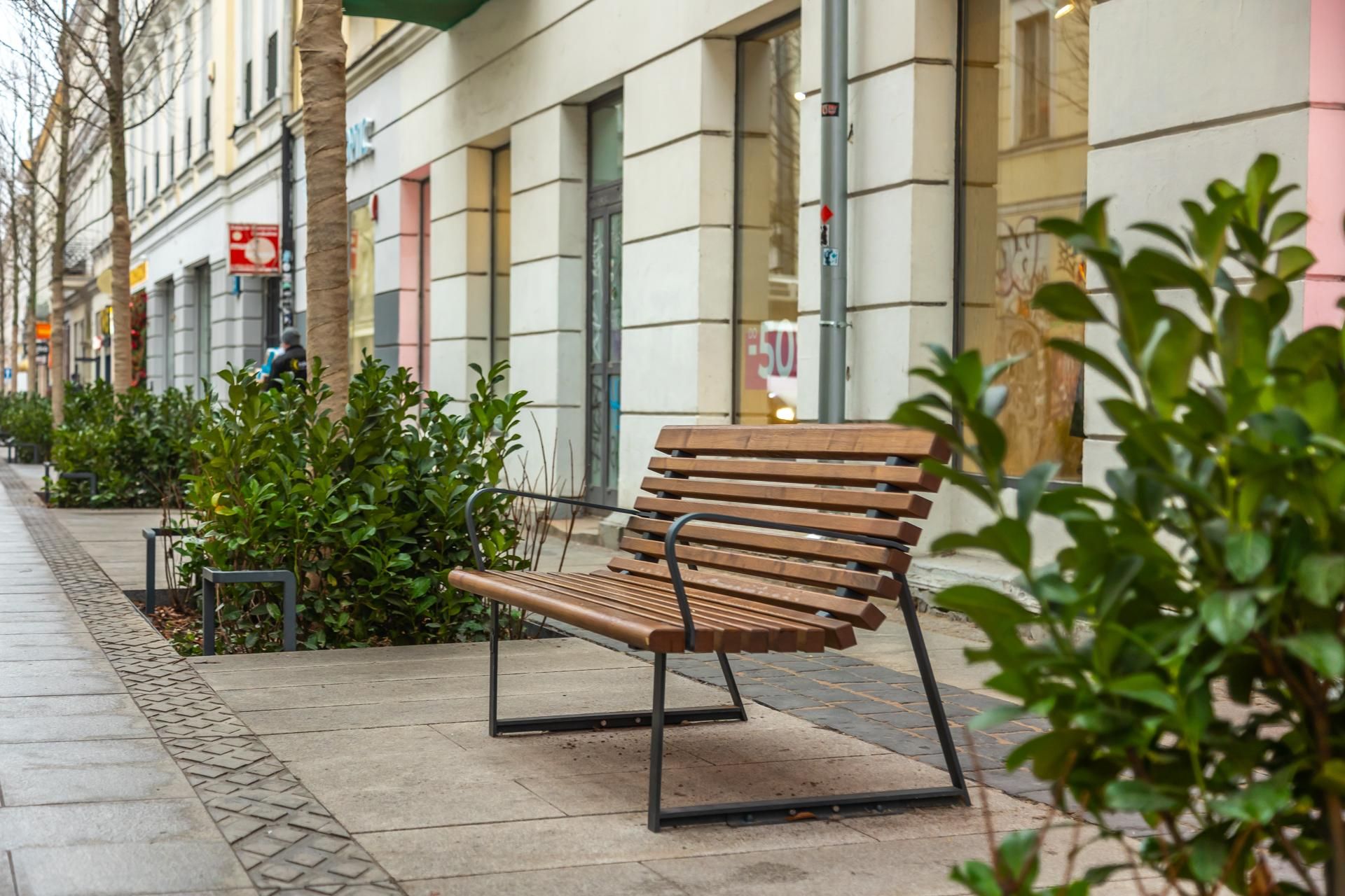 Ul. Chmielna w Warszawie po przebudowie