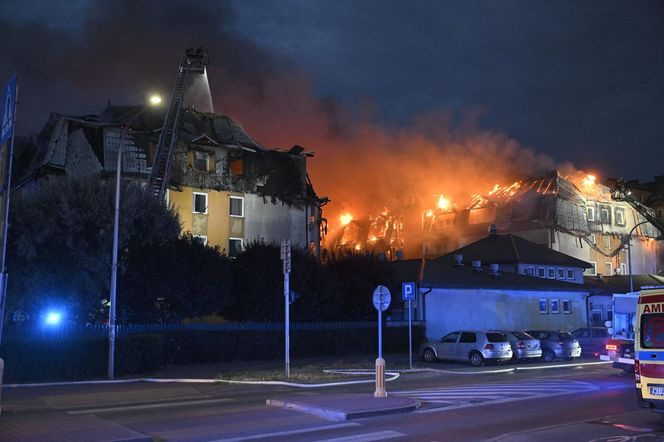 Pożar bloku w Ząbkach. Przerażające zdjęcia z miejsca tragedii