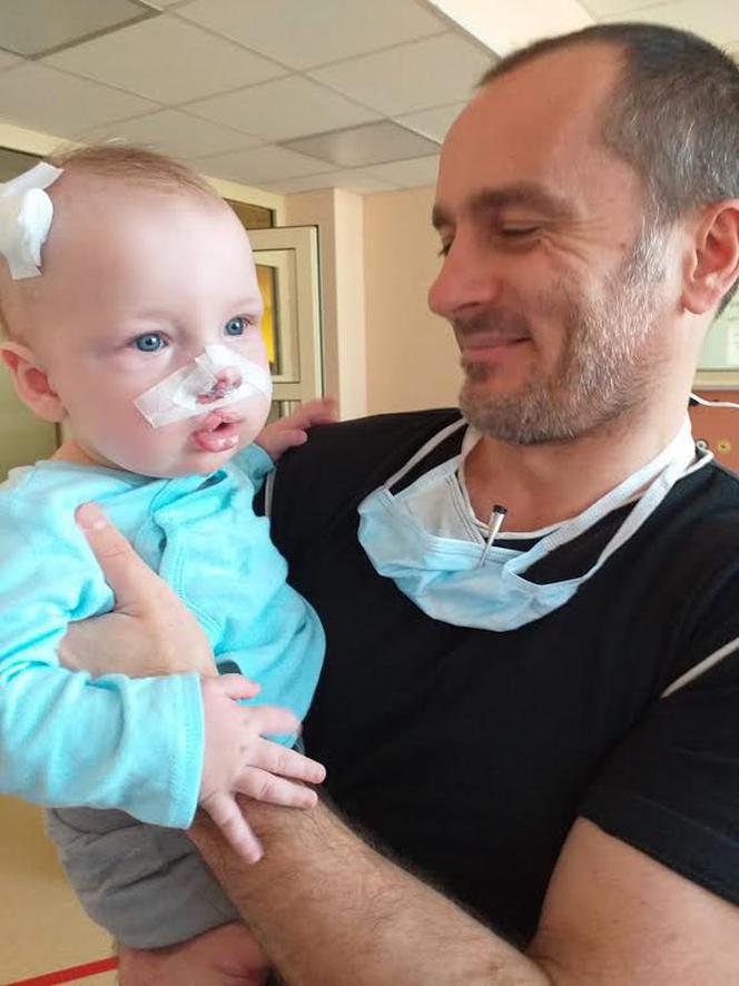 Chirurg dziecięcy Adam Mol ze szpitala w Prokocimiu
