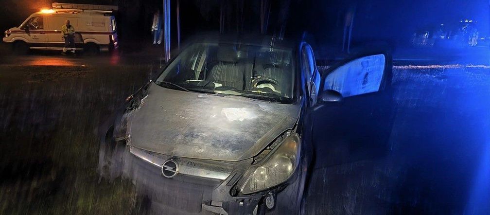 Plaga pijanych kierowców na Śląsku! Jeden skosił latarnię, drugi wylądował w rowie