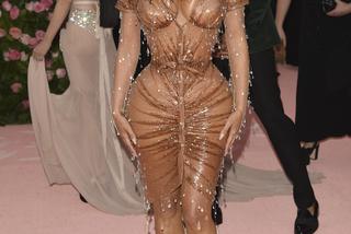 Kardashianka wycięła żebra by być jeszcze piękniejszą