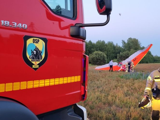 Motolotnia runęła na ziemię. Pilot w stanie ciężkim