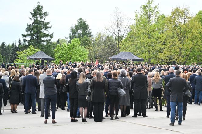 Pogrzeb lekarza, zamordowanego w Szpitalu Uniwersyteckim. Ceremonia o charakterze państwowym