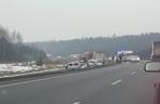 Mierzęcice: Czołowe zderzenie z ciężarówką. 3 osoby trafiły do szpitala
