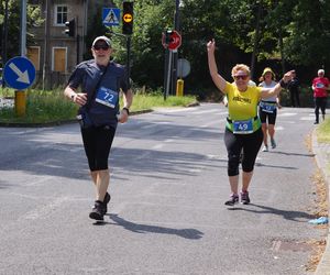 Seniorzy w Bydgoszczy pokazali moc! Blisko setka na starcie pierwszego Biegu Seniora