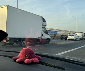 Karambol na Autostradowej Obwodnicy Wrocławia. Aż 3 wypadki, 15 uszkodzonych pojazdów oraz 3 osoby ranne