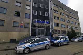 Ostrów. Kto spuszcza powietrze z kół samochodów w mieście? Policja już wie