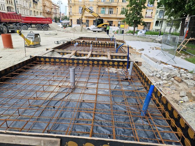 Tak przebiega rewitalizacja Placu Wolności w Bydgoszczy. Zaglądamy na plac budowy