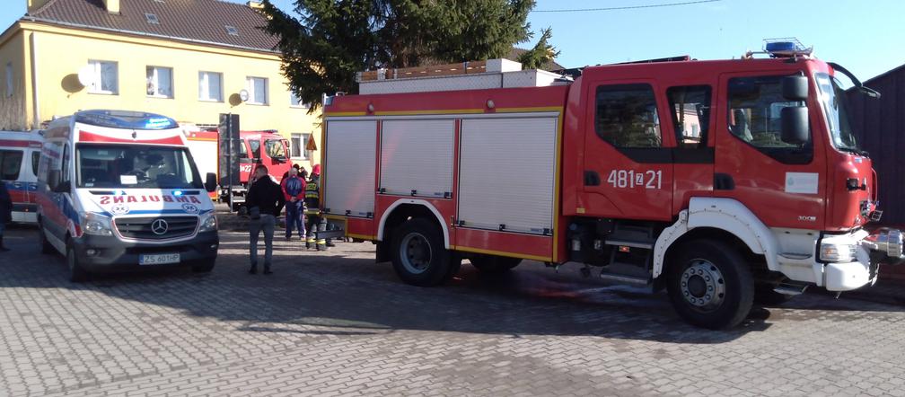 Wypadek na budowie w centrum Łobza. Pracownik został przysypany ziemią