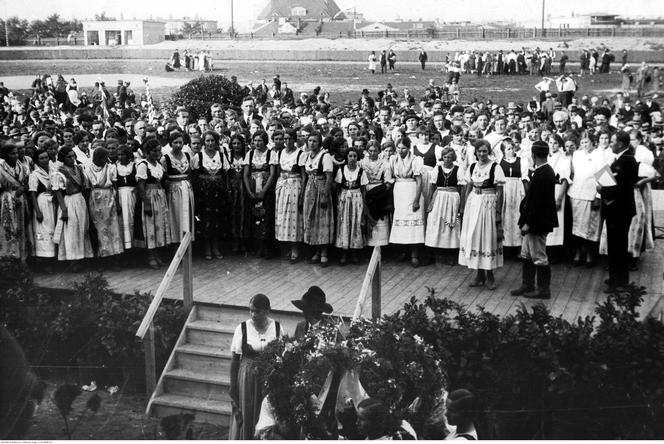 Dożynki śląskie w Katowicach. Tak obchodziło się dożynki blisko 100 lat temu. Unikalne zdjęcia 