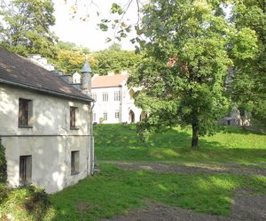 To najpiękniejszy taki pałac w Małopolsce. Jego historia wiąże się z mistyfikacją