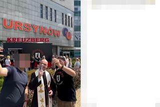 Filip Chajzer zaprosił księdza by poświęcił kebaba