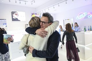 Maciej Kurzajewski na evencie bez Katarzyny Cichopek pozował do zdjęć z inną kobietą