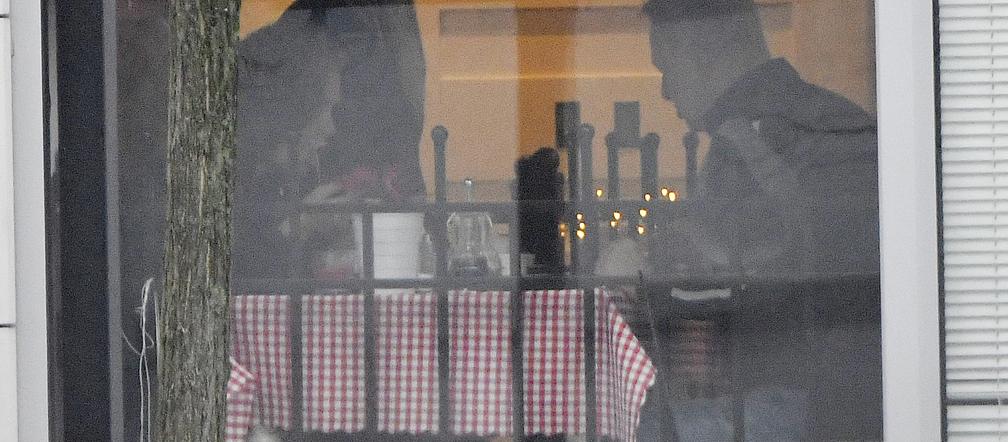 Amant zabrał żonę na pączki 