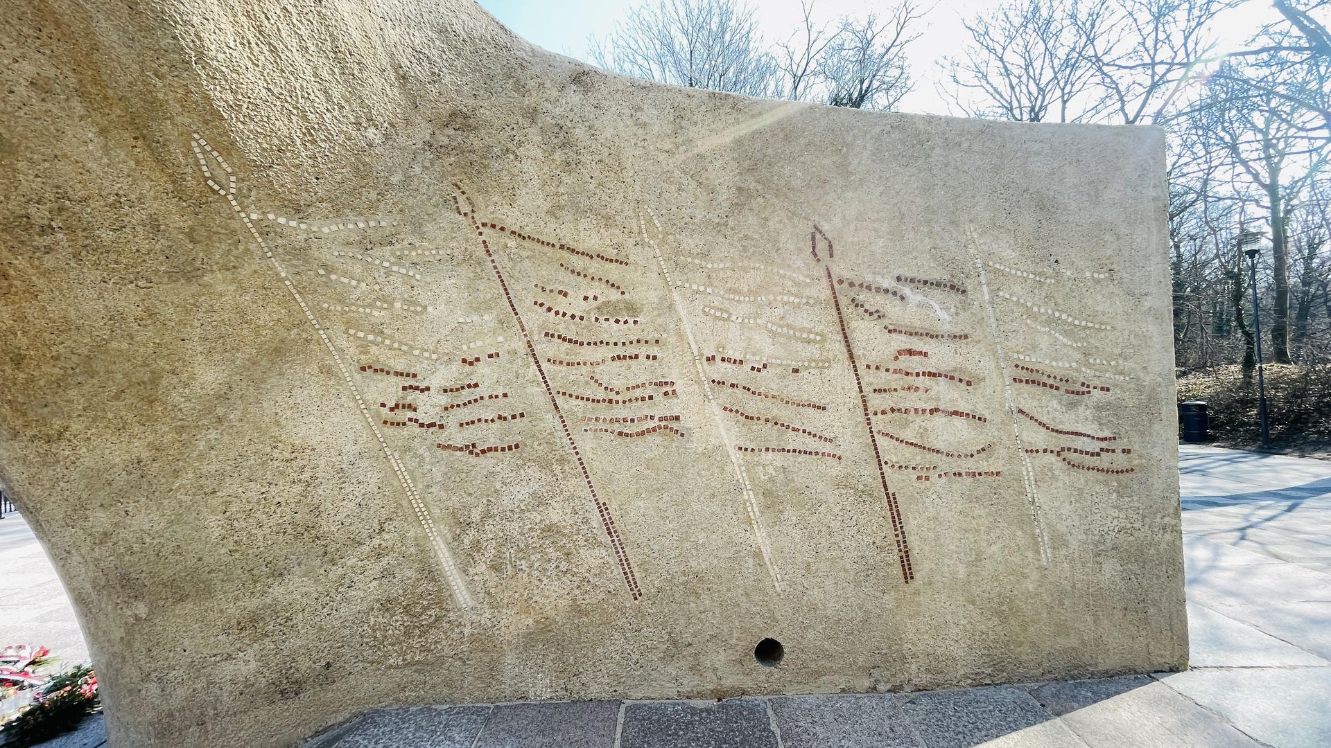 Kołobrzeg - Pomnik zaślubin z morzem