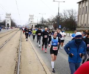 Bieg na Piątkę 2024, Warszawa - zdjęcia. Biegłeś? Szukaj się w galerii!