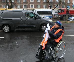 Ostatnie Pokolenie zablokowało Wisłostradę. Furia kierowców. Matka chorego dziecka błagała o przejazd