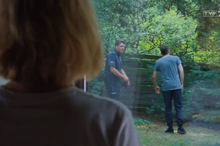 M jak miłość, odcinek 1410. Janek (Tomas Kollarik), Bartek (Arkadiusz Smoleński), Ula (Iga Krefft)