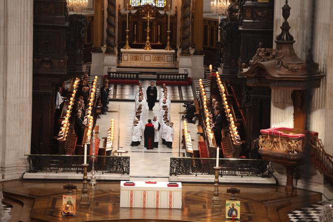 Msza ku czci zmarłej Elżbiety II. Wyjątkowe wykonanie hymnu. "God save the King"