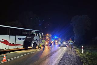 Potężny wyciek po wypadku w Witowicach Górnych. 700 litrów oleju na drodze