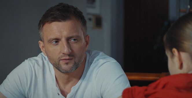 M jak miłość odc. 1857. Bartek (Arkadiusz Smoleński), Hania (Wiktoria Basik)