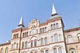 Najstraszniejszy budynek we Wrocławiu według AI