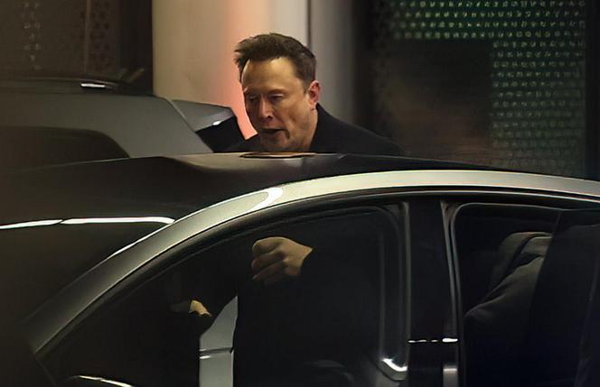 Elon Musk w Polsce. Przyleciał z synkiem 