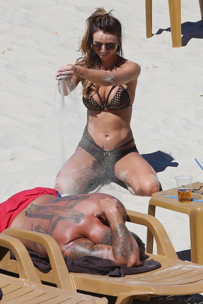 Ciągle ma coś w ustach