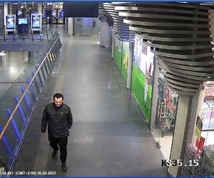Policjanci szukają młodego mężczyzny. Zaatakował na dworcu w Bydgoszczy