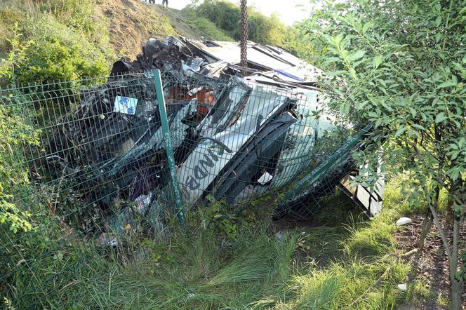 Wypadek polskiego autokaru w Niemczech obok Drezna. NIE ŻYJE 9 osób, około 40 rannych