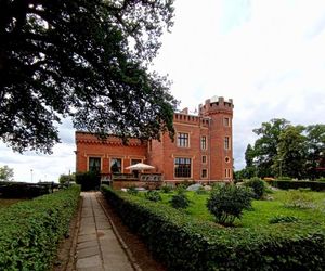 Ten pałac w woj. warmińsko-mazurskim wygląda jak z bajki. Powstał w XIX wieku