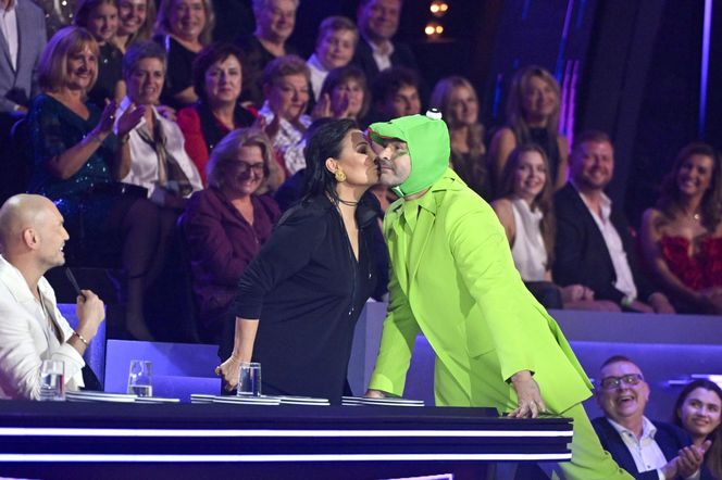 Czarna Mamba bez grzywki! Nowy wizerunek jurorki rozgrzał internet