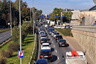 Kraków jednym z najbardziej zakorkowanych miast Europy! Raport pokazuje ile czasu marnujemy w korku