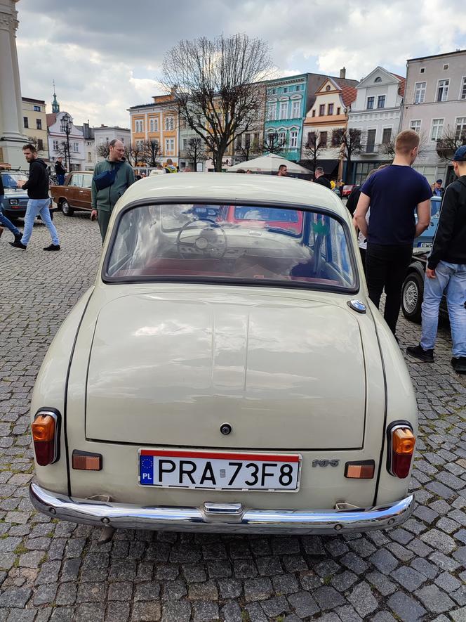 Początek sezonu fanów motoryzacji z czasów PRL